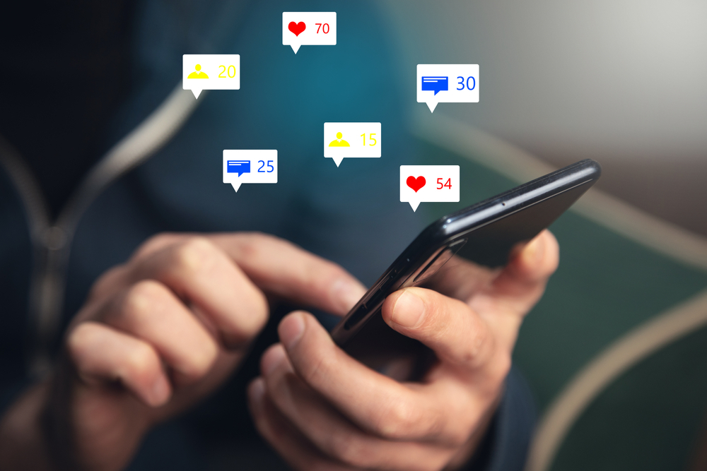 التسويق عبر مواقع التواصل الاجتماعي